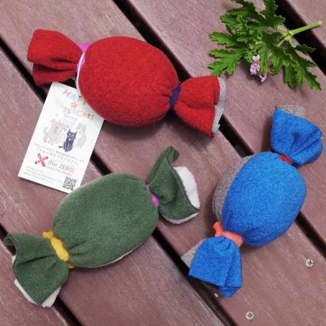 Made in Japan Squeaky Fleece Candy Toy